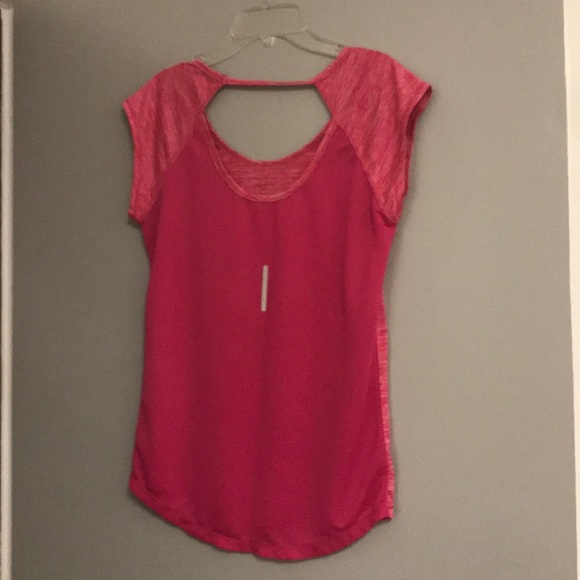 Small Reebok Top ❤️ - Picture 4 of 5